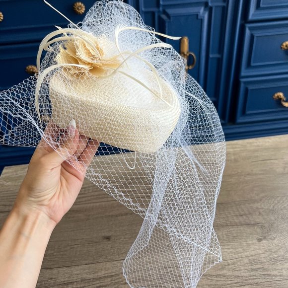 Russian Hat with Mesh Birdcage Veil - Picture 2 of 5